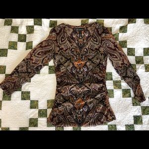 Gorgeous paisley v- neck top